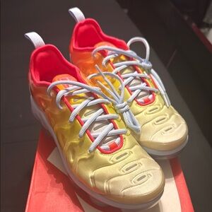BRAND NEW!!!! Nike Yellow and Red Sneakers with Distinctive Design